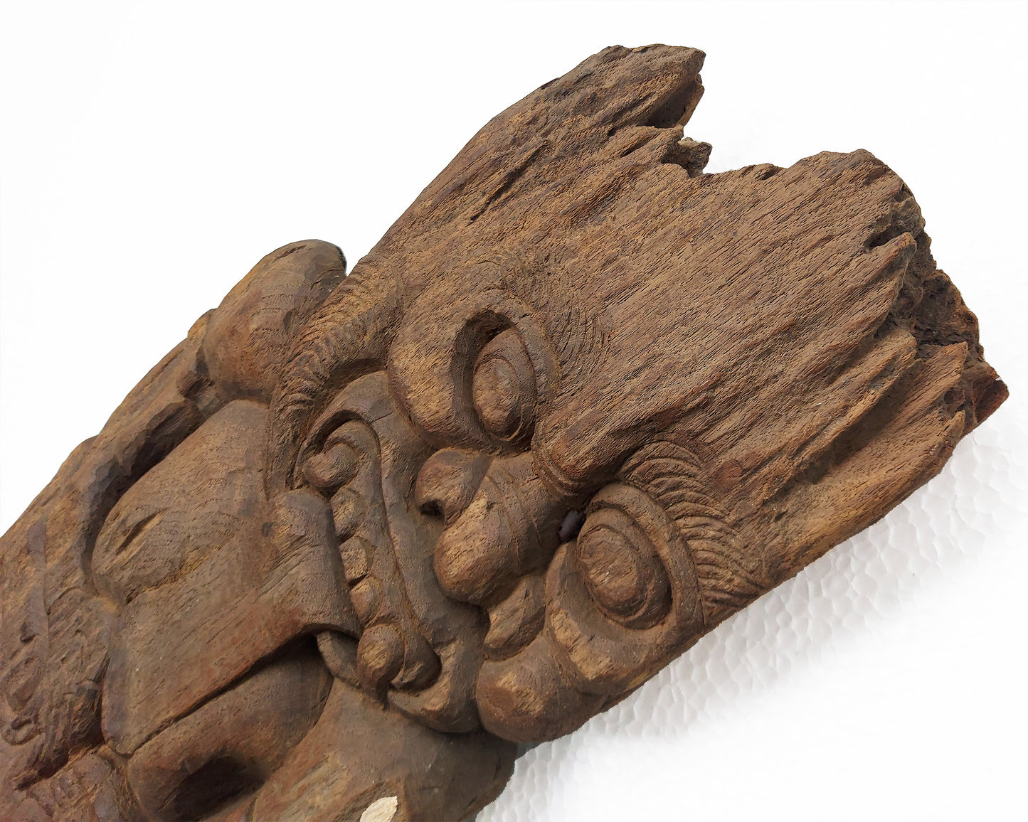 Vintage Hand-Carved Wooden Dwarapala Wall Decor – Guardian from Java & Bali Mythology – Rustic Large Wood Art – Interior Wall Hanging – Unique Statement Piece for Home or Gallery