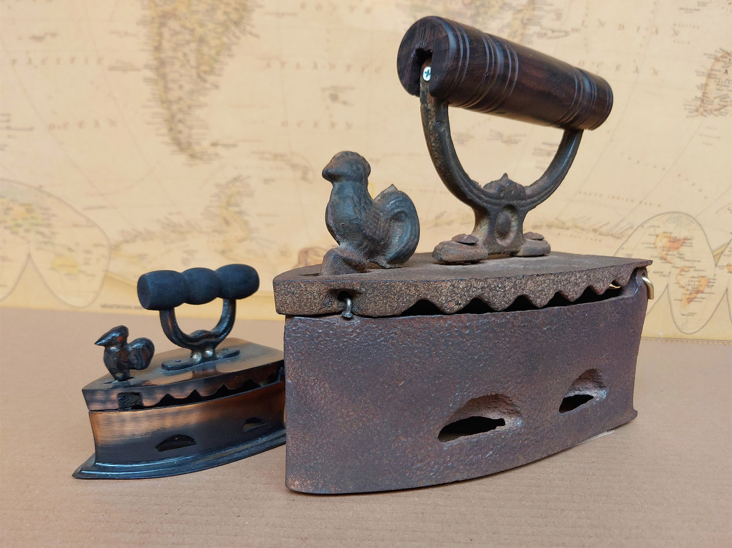 Vintage Coal Iron with Rooster Latch & Wooden Handle – Old Clothes Iron – Charcoal Box Iron – Rustic Style Home Decor