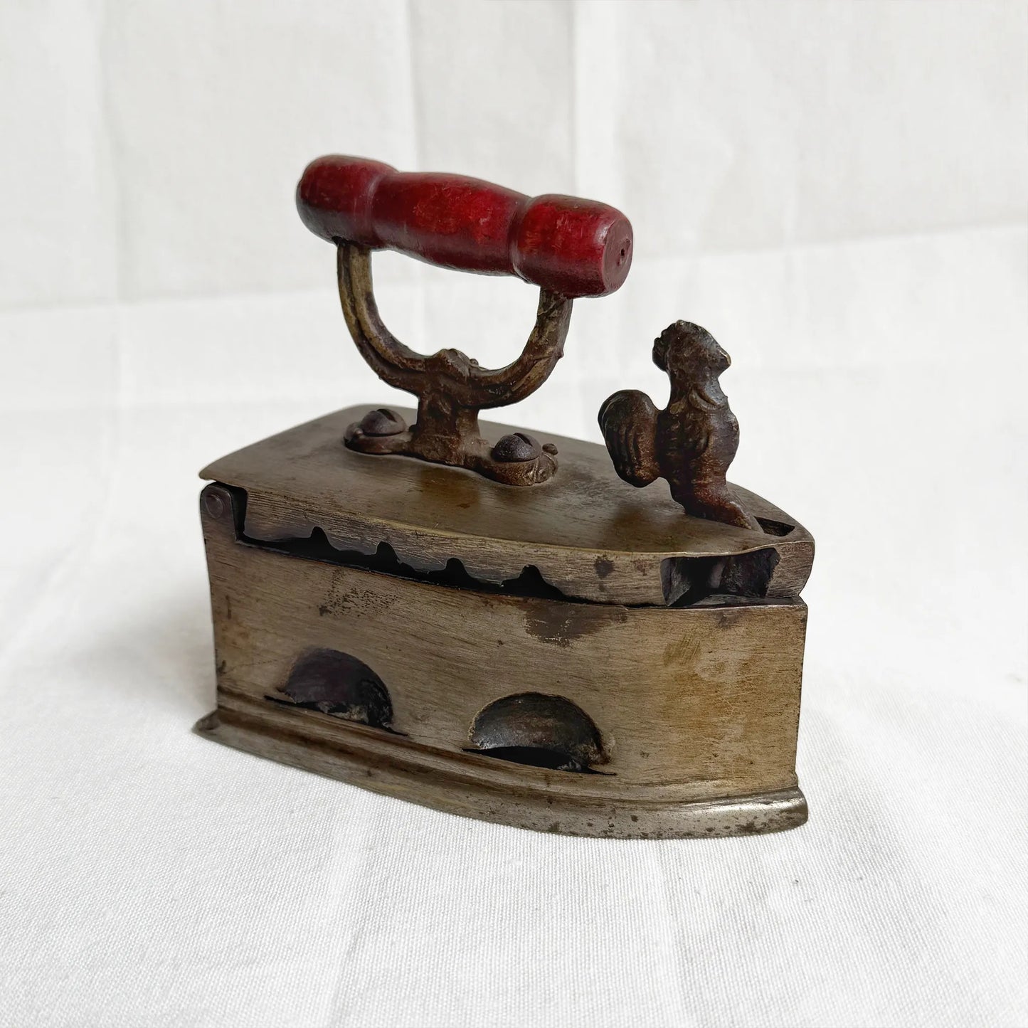 Vintage Coal Iron Set with Rooster Latch – 20th Century Charcoal Clothes Iron – Rustic Home Décor & Collectible Gift